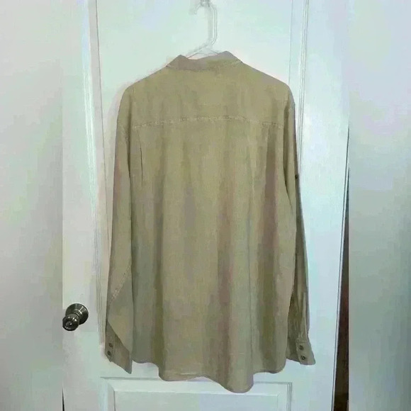 Weatherproof vintage linen long sleeve button down - Picture 2 of 4